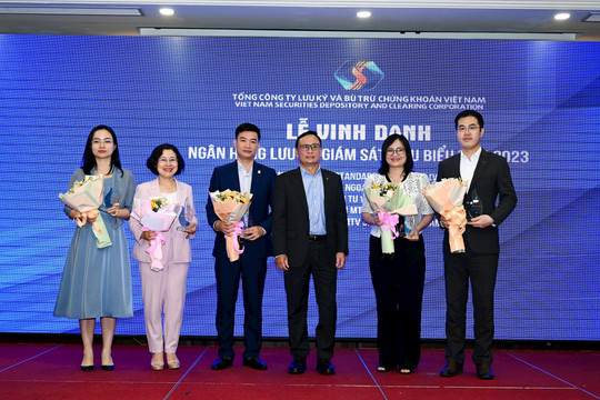 Ngân hàng Shinhan Việt Nam 2 năm liền đạt danh hiệu Ngân hàng Lưu ký Giám sát tiêu biểu do VSDC bình chọn