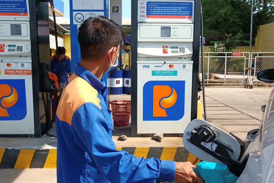 Doanh nghiệp xăng dầu xin chưa xuất hoá đơn điện tử từng lần