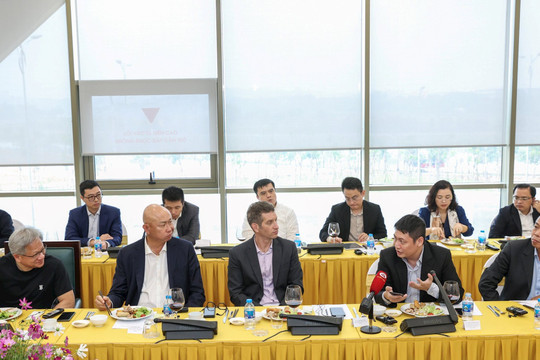 MoMo trong hàng ngũ Big Tech Việt gặp đồng sáng lập - CEO NVIDIA bàn về thúc đẩy AI tại Việt Nam