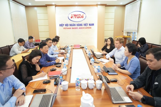 Hiệp hội Ngân hàng làm việc với Tổ chức thẻ quốc tế Visa