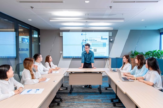 Mcredit lọt Top 200 doanh nghiệp lớn nhất Việt Nam