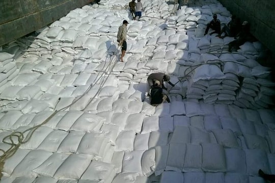 Giá cao, gạo Việt Nam khó vào thị trường Trung Quốc