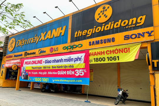 Doanh thu tháng 11 của Thế Giới Di Động và Điện Máy Xanh quay đầu giảm, đóng cửa 150 cửa hàng trong 2 tháng