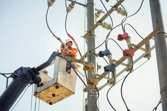 Đề xuất cấp hơn 2.520 tỷ đồng cho EVN kéo điện ra Côn Đảo