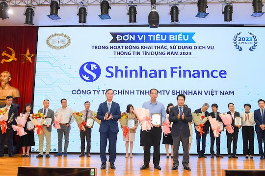 Shinhan Finance được vinh danh “Đơn vị tiêu biểu trong hoạt động khai thác, sử dụng dịch vụ thông tin tín dụng 2023”