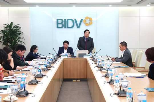 Ủy ban Chính sách họp triển khai nhiệm vụ trọng tâm năm 2024
