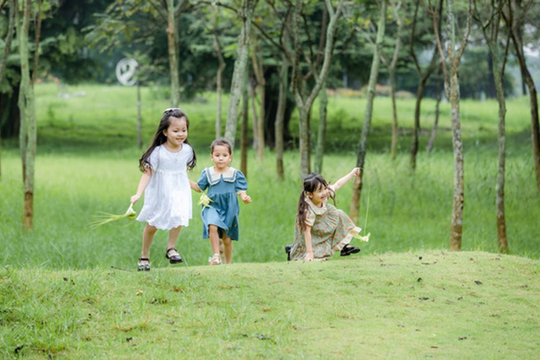 Sống ở Ecopark, trẻ có tuổi thơ gần gũi thiên nhiên