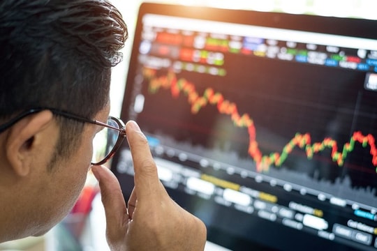 Mirae Asset: “Dư địa tăng của VN-Index thu hẹp khi tiệm cận vùng PE trung bình 10 năm”