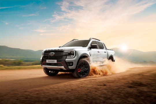 Ford Việt Nam ra mắt hai phiên bản mới Ranger Stormtrak và Everest Platinum