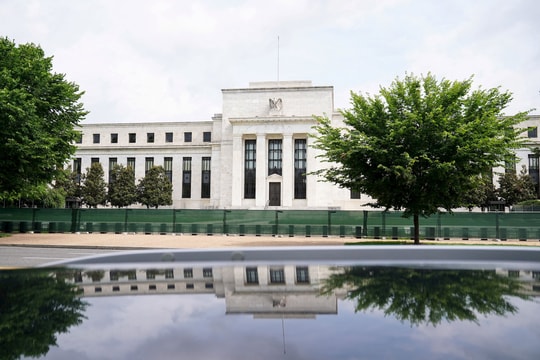 Biên bản họp tháng 3 của FED cho thấy chiến sự kéo dài ở Trung Đông có thể dẫn đến việc tăng lãi suất