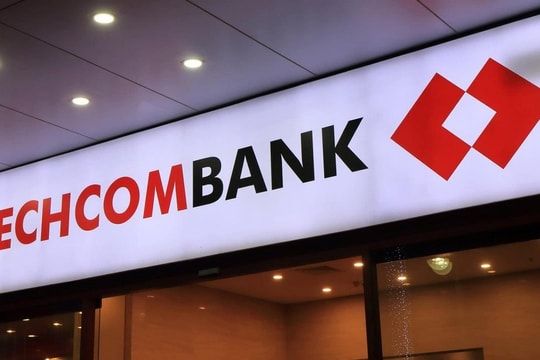Techcombank lên kế hoạch chi cổ tức 15% bằng tiền, thưởng cổ phiếu 100%