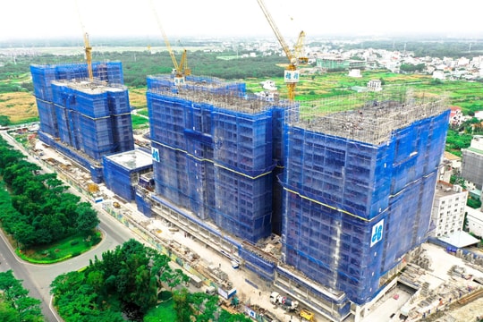 Xây dựng Hòa Bình lý giải ra sao việc vốn chủ sở hữu trong báo cáo quản trị công ty tự lập cao hơn gần 60 lần so với báo cáo tài chính kiểm toán?