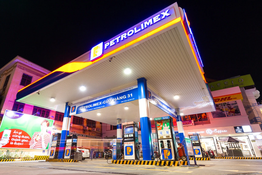 Thêm dư địa giành thị phần, vì sao Petrolimex, PVOIL đặt kế hoạch lợi nhuận 2024 "đi lùi"?