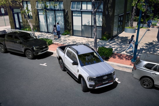 Ford Việt Nam ra mắt Ford Everest Platinum và Ford Ranger Stormtrak