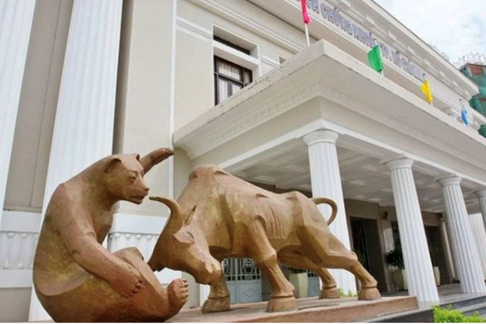 Cổ phiếu chứng khoán tăng mạnh trước thềm hệ thống KRX vận hành