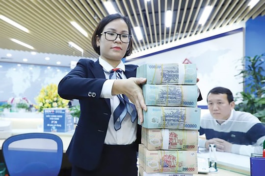 Vai trò điều tiết của hạn mức tín dụng đến sự tác động của dư nợ tín dụng đối với quy mô nền kinh tế Việt Nam