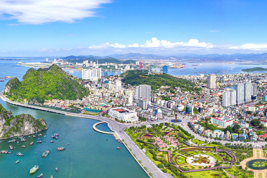 Nikkei phân tích lý do Quảng Ninh trở thành điểm đến được nhà đầu tư nước ngoài yêu thích nhất