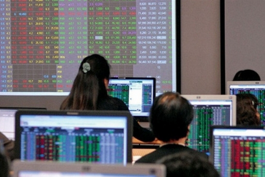 Tài khoản mở mới giảm trong tháng VN-Index mất 5,81%