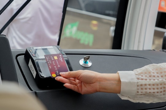 VPBank, OneFin và MasterCard triển khai thành công hệ thống thanh toán một chạm cho phương tiện giao thông công cộng