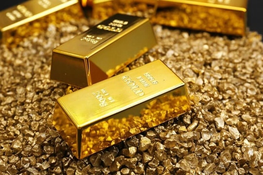 Giá vàng trong nước tăng phi mã