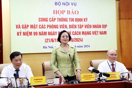 Bộ trưởng Bộ Nội vụ: Chưa bãi bỏ mức lương cơ sở, hệ số lương do còn nhiều bất cập