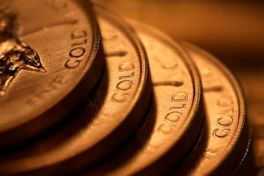 Đồng USD yếu đẩy giá vàng tăng