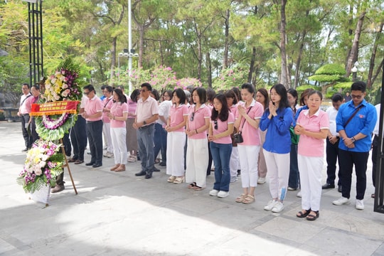 Hành trình về nguồn đầy ý nghĩa của đoàn cán bộ Cơ quan thường trực Hiệp hội Ngân hàng