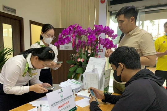 Bình Dương: Ngân hàng tăng cường hỗ trợ khách hàng xác thực sinh trắc học