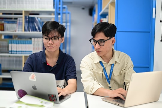 Hai sinh viên phát hiện lỗ hổng bảo mật phần mềm thiết bị IoT