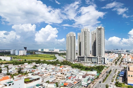 Bất động sản “nổi sóng”: Cơ hội mua nhà ngày càng xa với người lao động Việt (Bài 1)