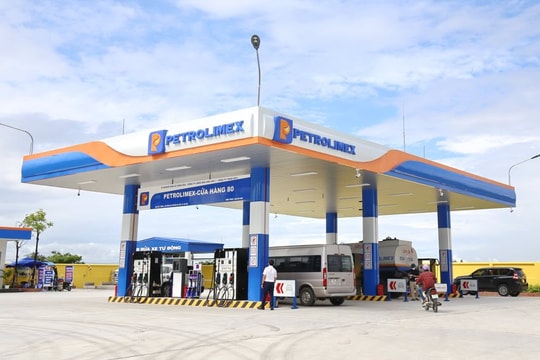 Petrolimex hoàn thành kế hoạch lợi nhuận cả năm sau 6 tháng, mỗi ngày thu 2,8 tỷ đồng lãi tiền gửi