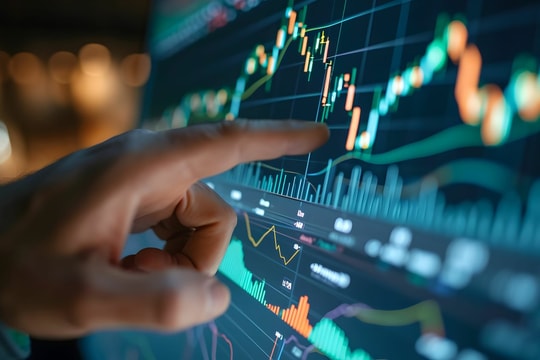 “Áp lực rút vốn từ khối ngoại vẫn tiếp diễn, mối lo margin hiện hữu"