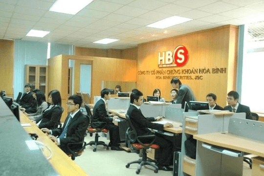 CEO Chứng khoán Hoà Bình chi trăm tỷ mua 24% cổ phần HBS