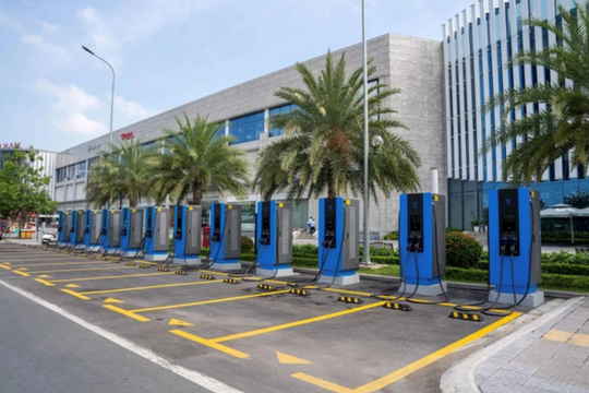 Công ty riêng của ông Phạm Nhật Vượng muốn làm mô hình trạm sạc nhượng quyền