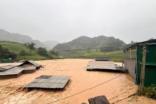 Tập trung khắc phục sự cố sập nhịp cầu Phong Châu, tỉnh Phú Thọ và ứng phó, khắc phục hậu quả mưa lũ, sạt lở đất, lũ ống, lũ quét