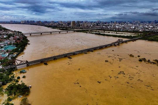 Tập trung ứng phó lũ lớn, đảm bảo an toàn đê điều trên các sông ở Bắc Bộ, nhất là hệ thống sông Hồng - sông Thái Bình