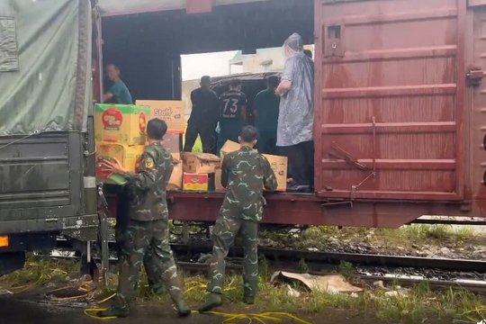 Tuyến đường sắt Yên Viên - Lào Cai chính thức thông toàn tuyến