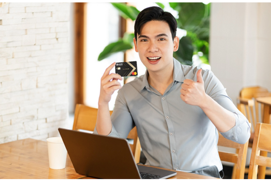 “Đập hộp” đồ công nghệ dễ dàng hơn với thẻ tín dụng OCB