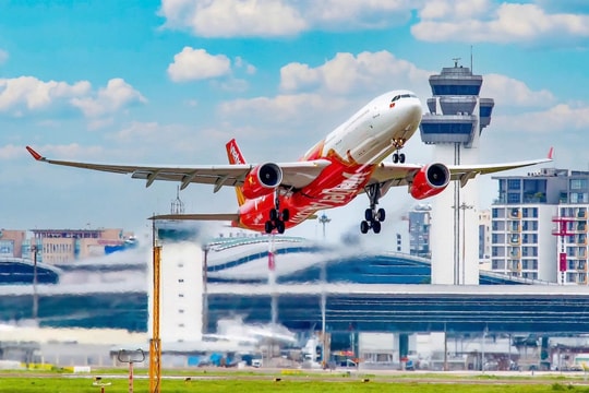 Mua vé Tết sớm, bay siêu tiết kiệm cùng Vietjet