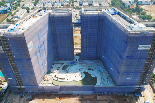 Cổ phiếu HBC tiếp tục đà giảm khi chuyển sàn, một Phó Tổng Giám đốc xin từ nhiệm