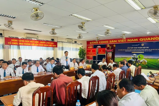 KienlongBank An Giang ký kết thỏa thuận hợp tác với Hội Nông dân tỉnh An Giang