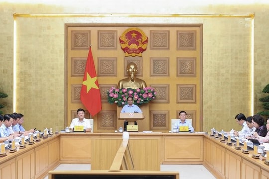 Rà soát, xác định các bất cập, vướng mắc có tính cấp bách, những "điểm nghẽn" về thể chế cần tháo gỡ để tạo thuận lợi cho sản xuất, kinh doanh của người dân, doanh nghiệp