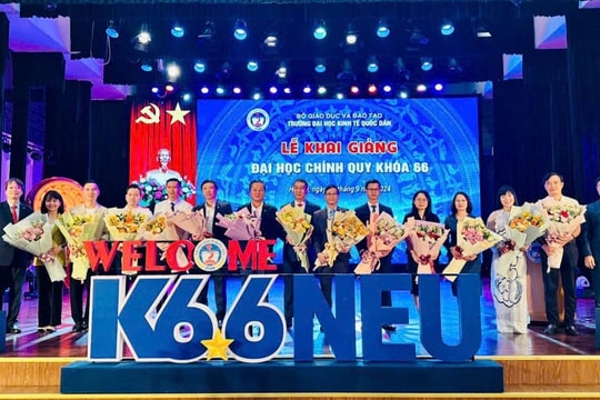 Quỹ học bổng “Bảo Việt - Niềm tin thắp sáng tương lai” đã trao gần 10 tỷ đồng trong 10 năm liên tiếp tới sinh viên Việt Nam