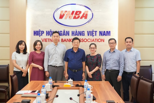 Hiệp hội Ngân hàng và CLB VietFintech làm việc với đại diện Tổng Lãnh sự quán Canada