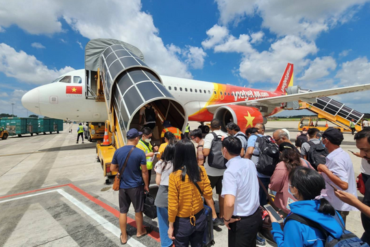 Giá vé máy bay Tết Nguyên đán tăng