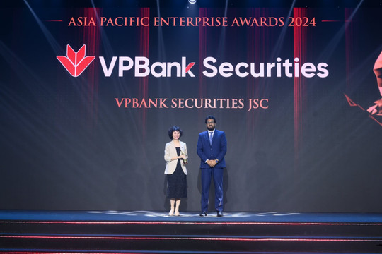 Tăng trưởng vượt trội, Chứng khoán VPBank nhận giải thưởng “Doanh nghiệp tăng trưởng nhanh 2024”