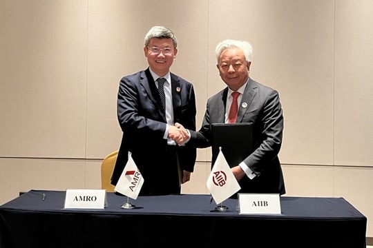 AMRO và AIIB ký Biên bản ghi nhớ tăng cường hợp tác nhằm thúc đẩy khả năng phục hồi kinh tế khu vực và phát triển bền vững