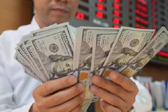 Tỷ giá bất ngờ tăng trở lại, áp lực có kéo dài?