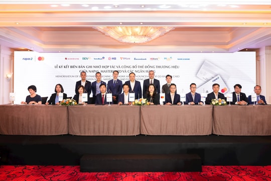 Mastercard và NAPAS công bố hợp tác phát hành Thẻ đồng thương hiệu đầu tiên với các ngân hàng tại Việt Nam​