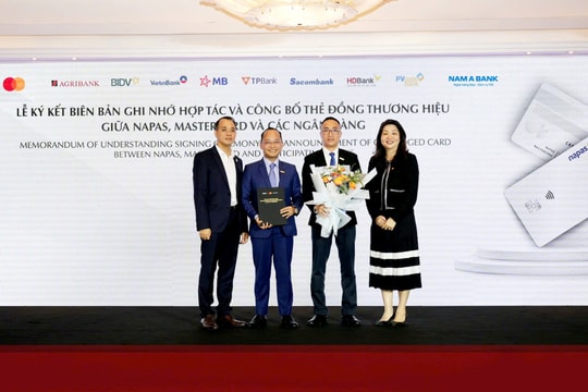 Nam A Bank phát hành thẻ đồng thương hiệu với NAPAS và Mastercard